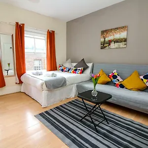 https://studio-flat-on-brick-lane-near-shoreditch-london.cambridgehotelsuk.com